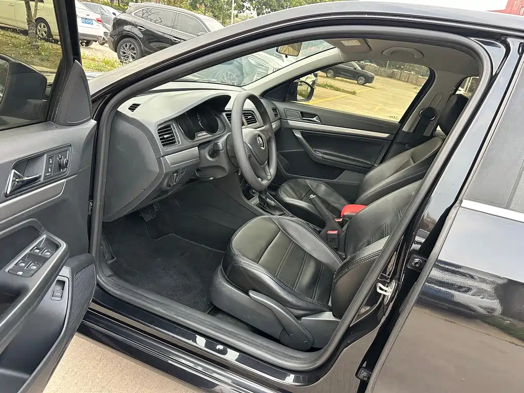 Volkswagen Lavida — миниатюра 8