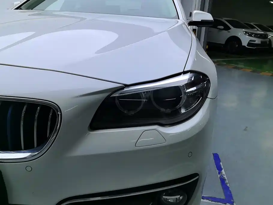 BMW 5 Series — миниатюра 5