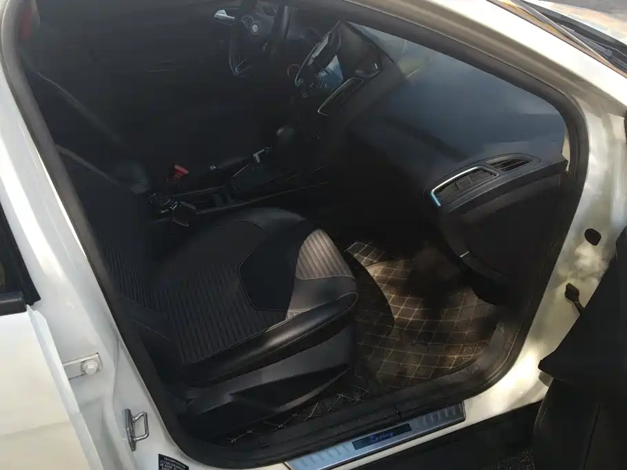 Ford Focus — миниатюра 8