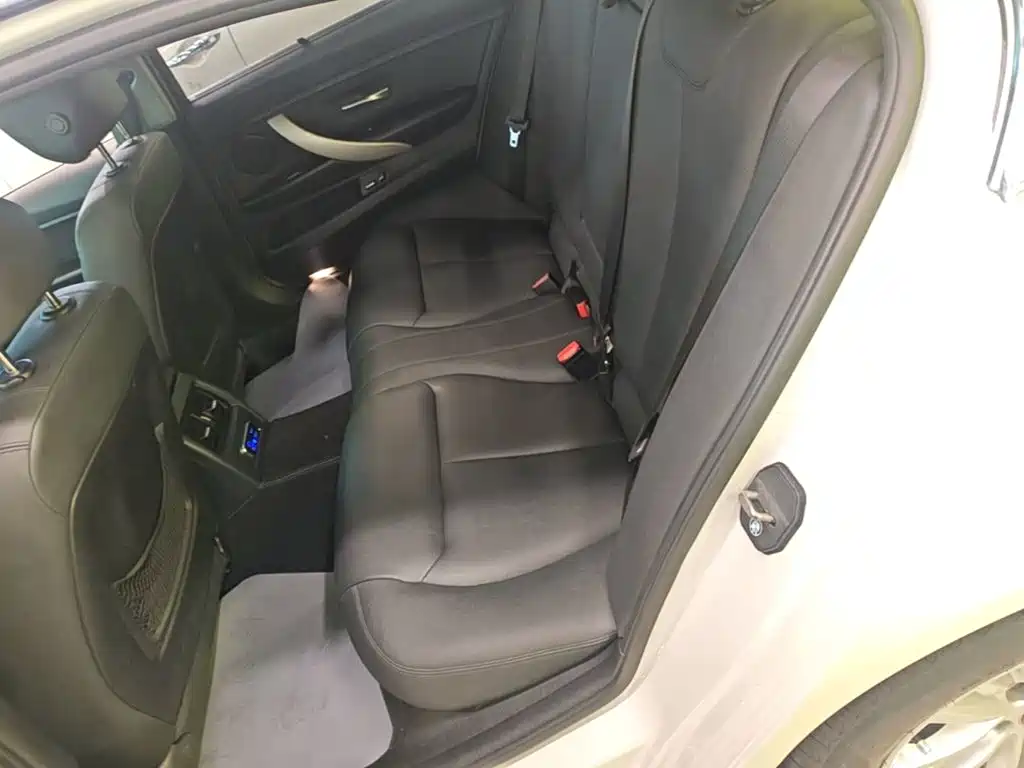 BMW 3 Series — миниатюра 17