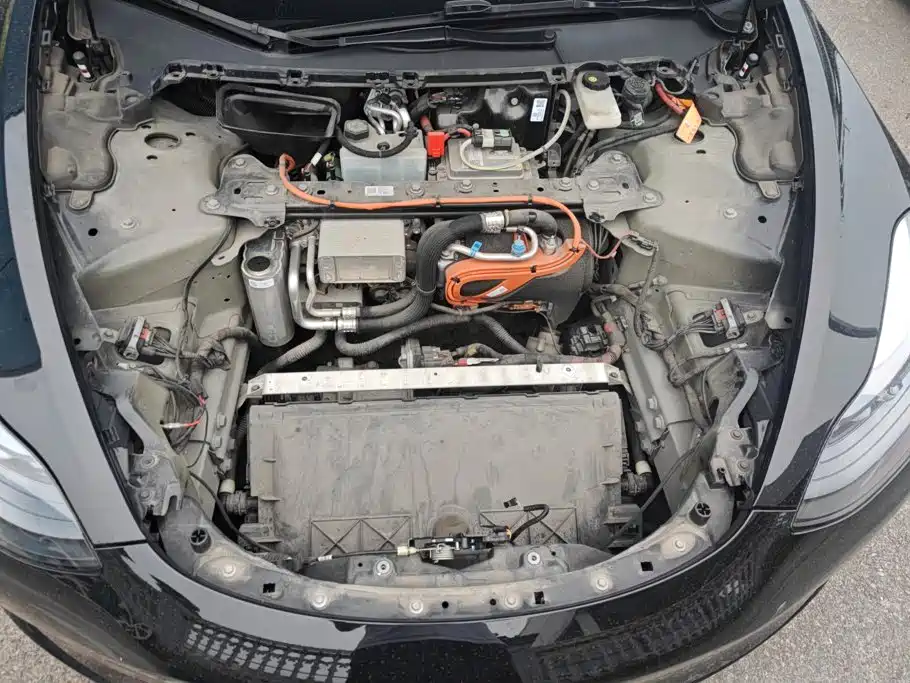 Tesla Model 3 — миниатюра 10