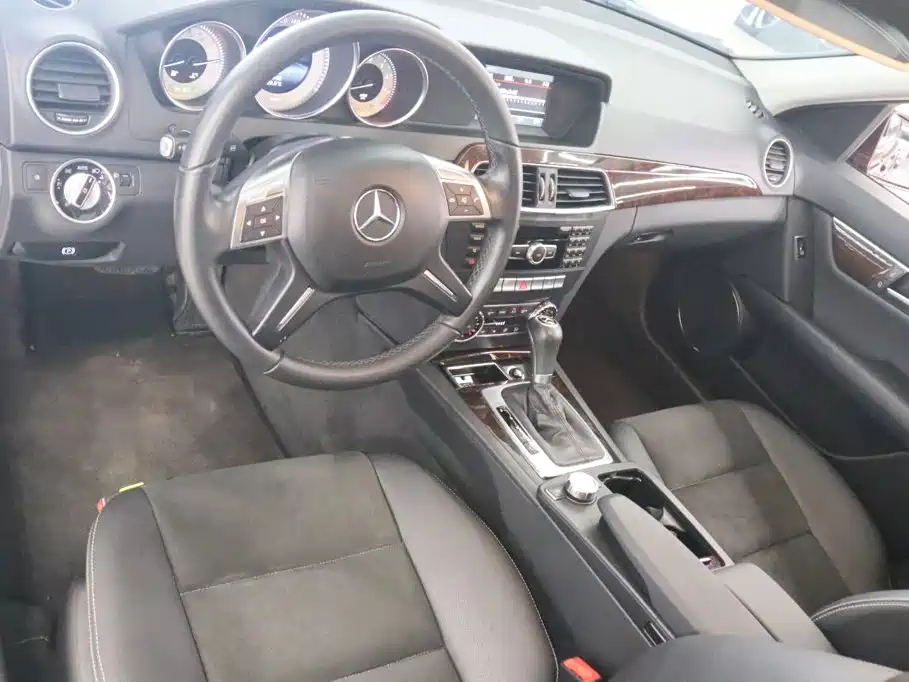 Mercedes-Benz C-Class — миниатюра 9