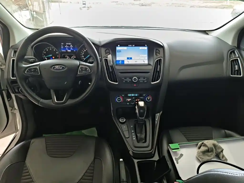 Ford Focus — миниатюра 10