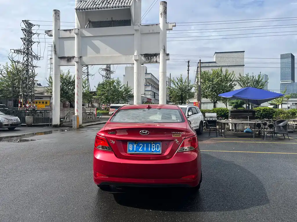 Hyundai Verna — миниатюра 6