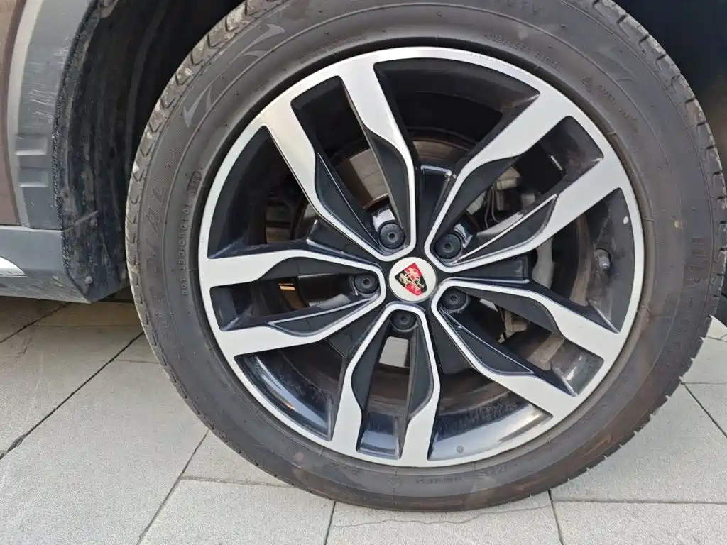 Roewe RX5 — миниатюра 8