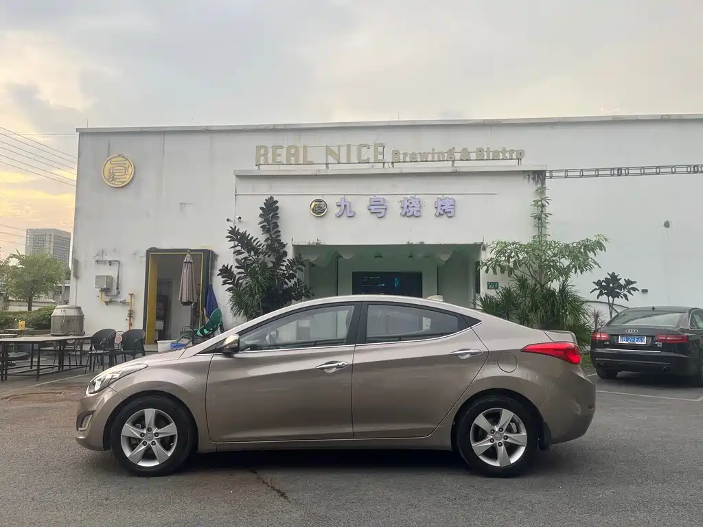 Hyundai Elantra Langdong — миниатюра 8