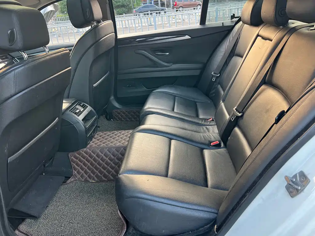BMW 5 Series — миниатюра 6