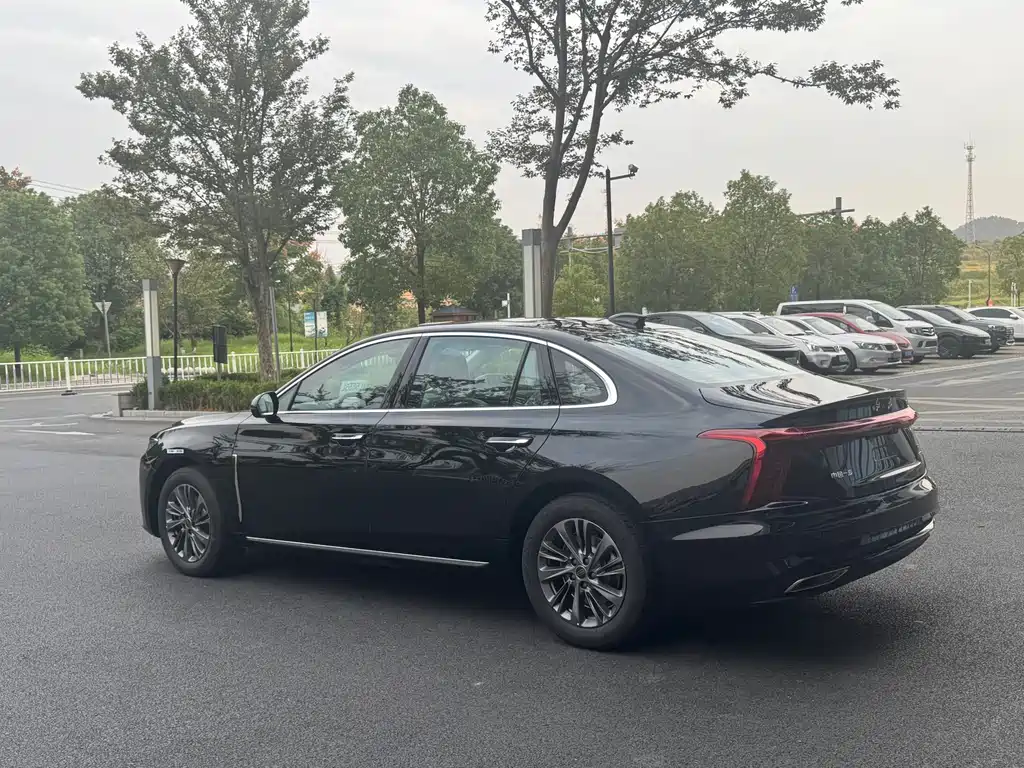 Hongqi Hongqi H5 — миниатюра 7