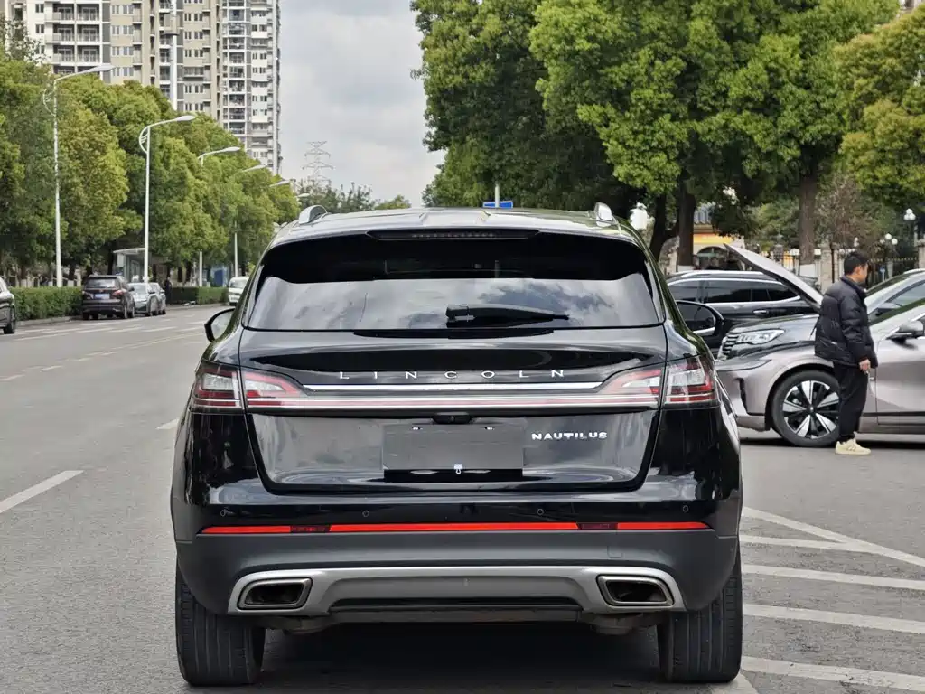 Lincoln Nautilus 2021 2.0T