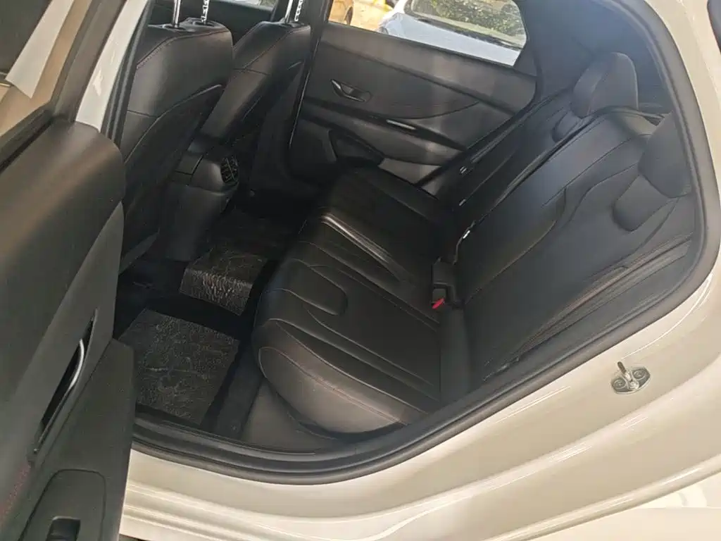 Hyundai Elantra — миниатюра 17