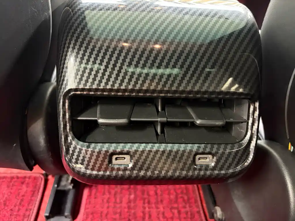 Tesla Model 3 — миниатюра 12