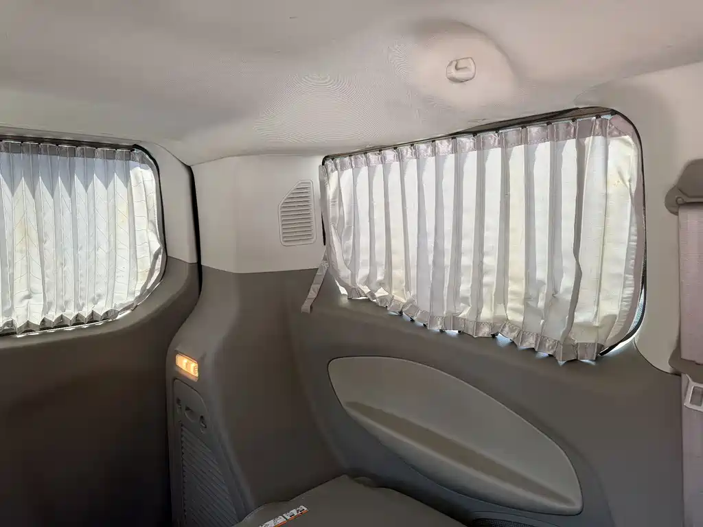 Ford Tourneo — миниатюра 11