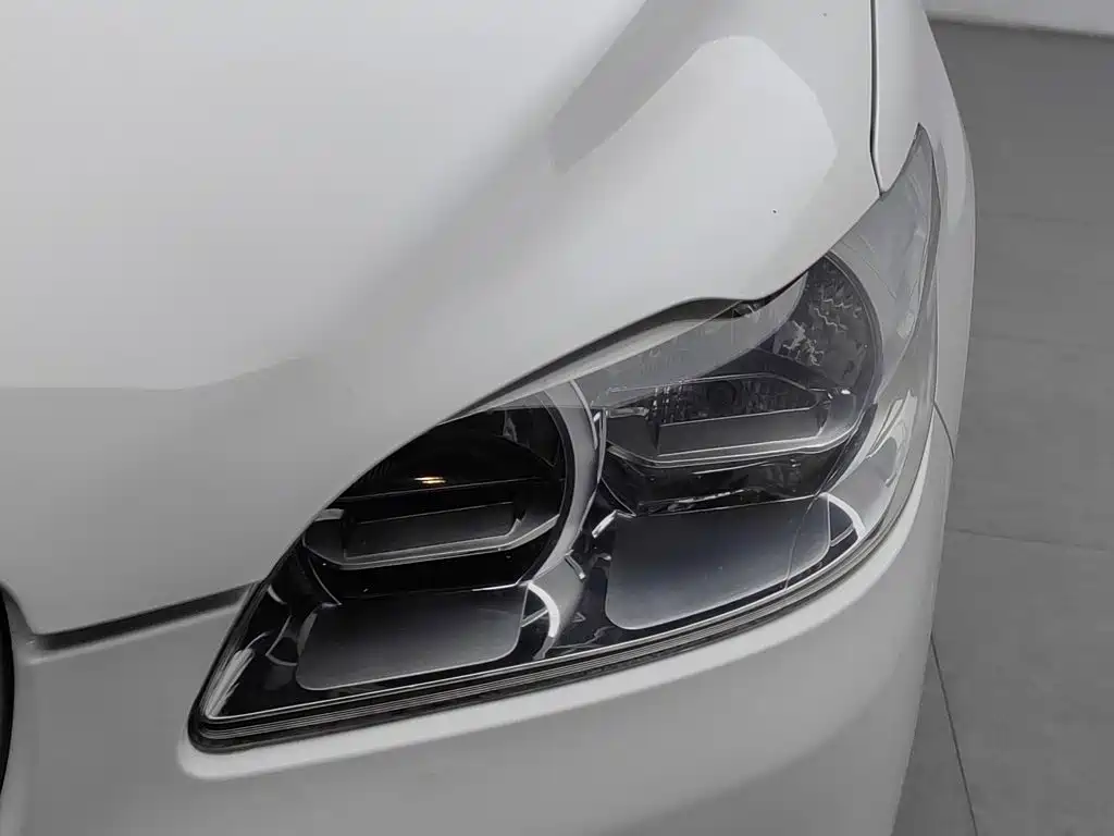 Peugeot 301 — миниатюра 7