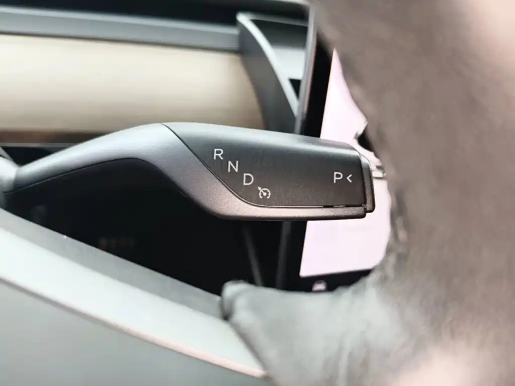 Tesla Model 3 — миниатюра 19