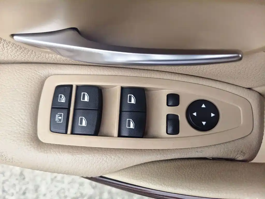 BMW 3 Series — миниатюра 16