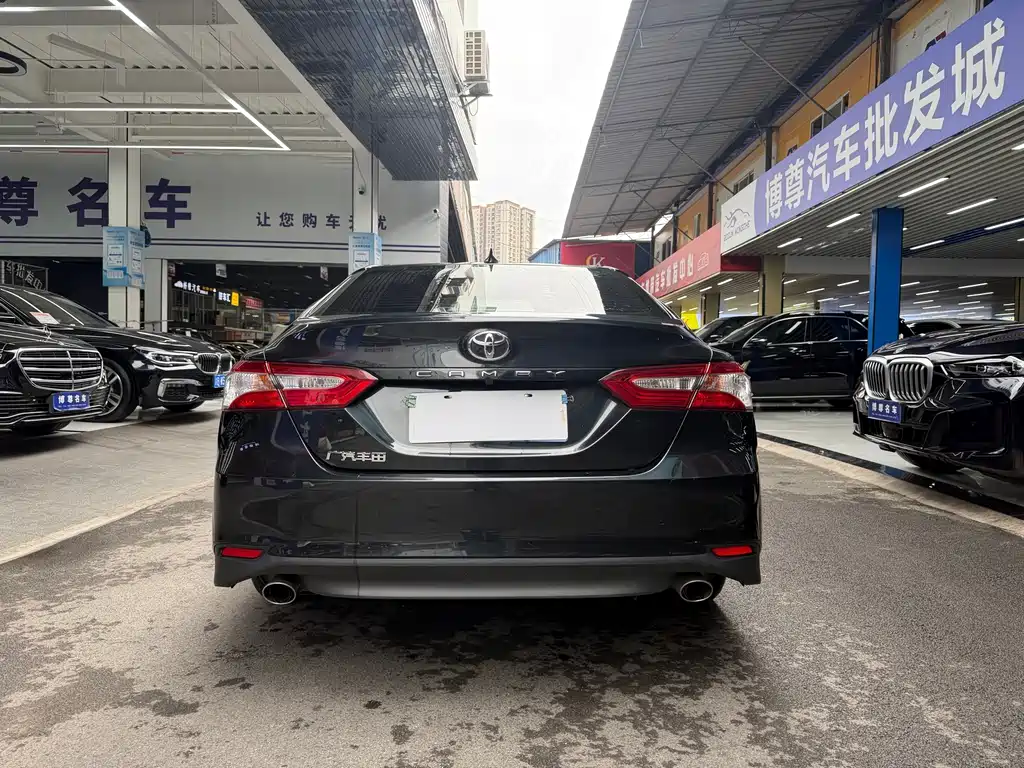 Toyota Camry — миниатюра 19