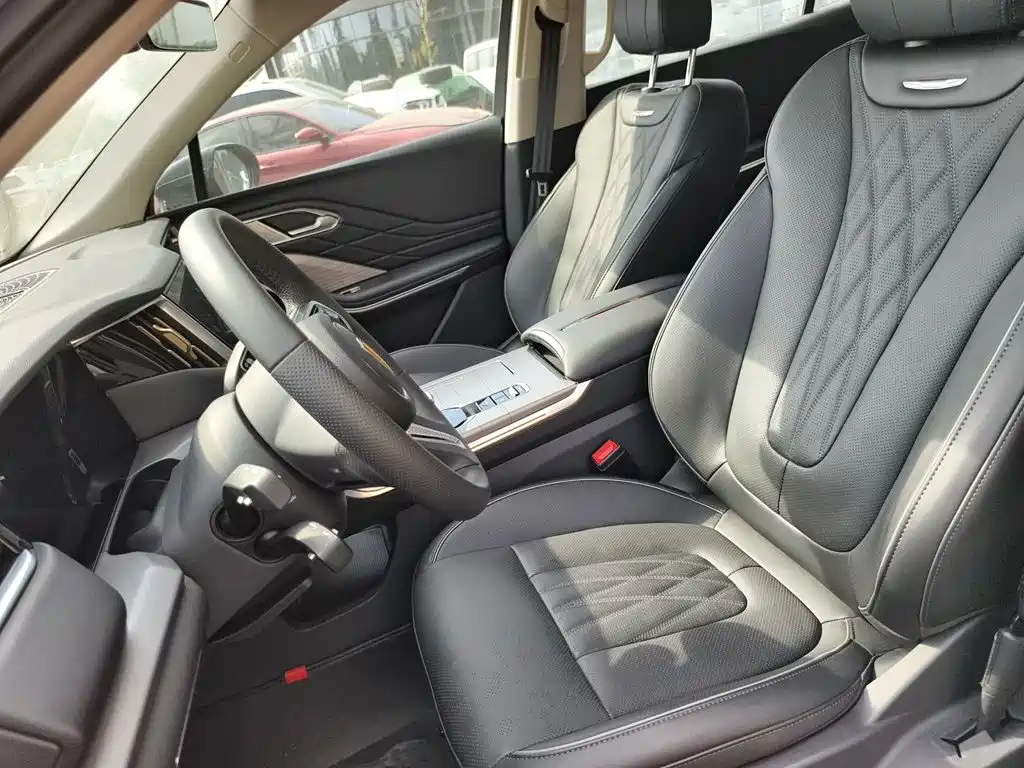 Hongqi Hongqi HS7 PHEV — миниатюра 16