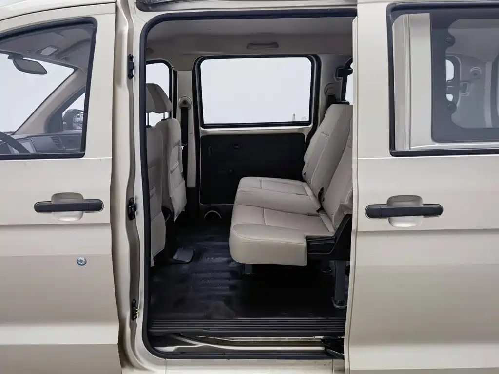 Wuling Hongguang V — миниатюра 15