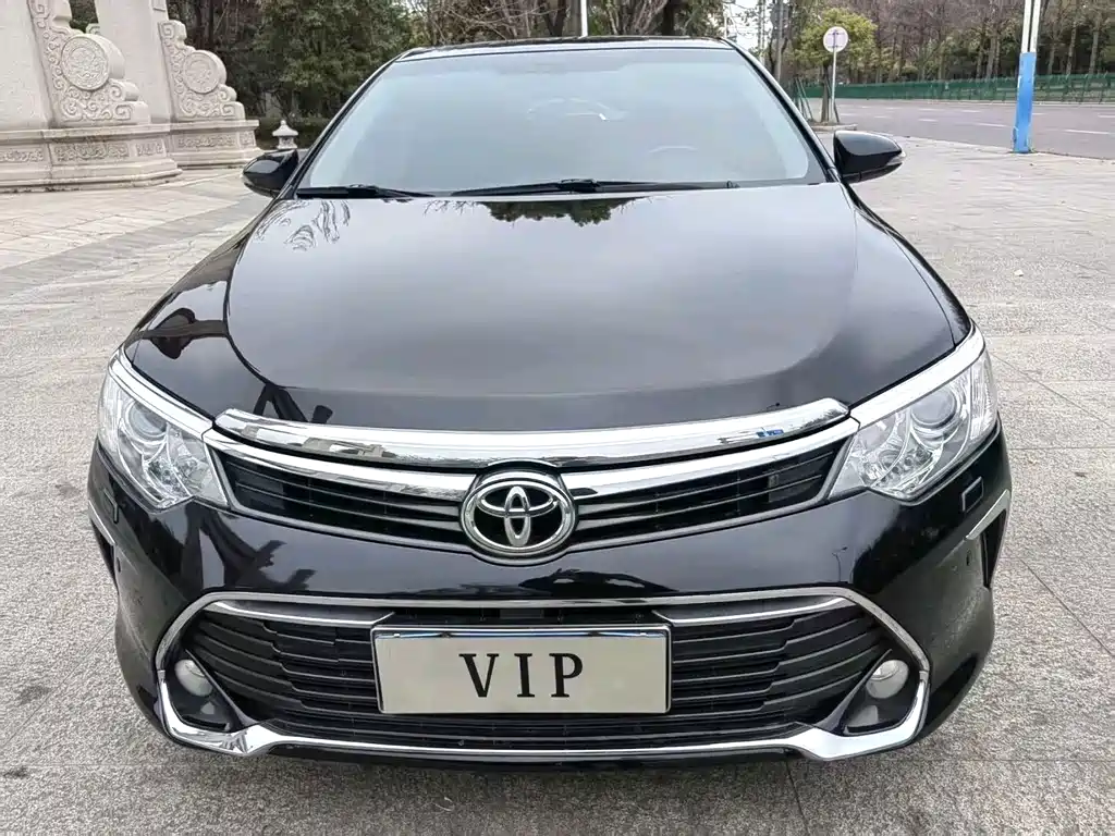 Toyota Camry — миниатюра 2