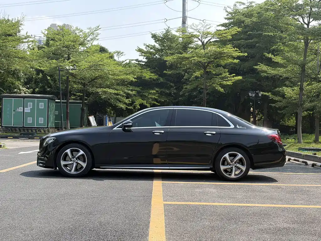 Mercedes-Benz E-Class — миниатюра 14