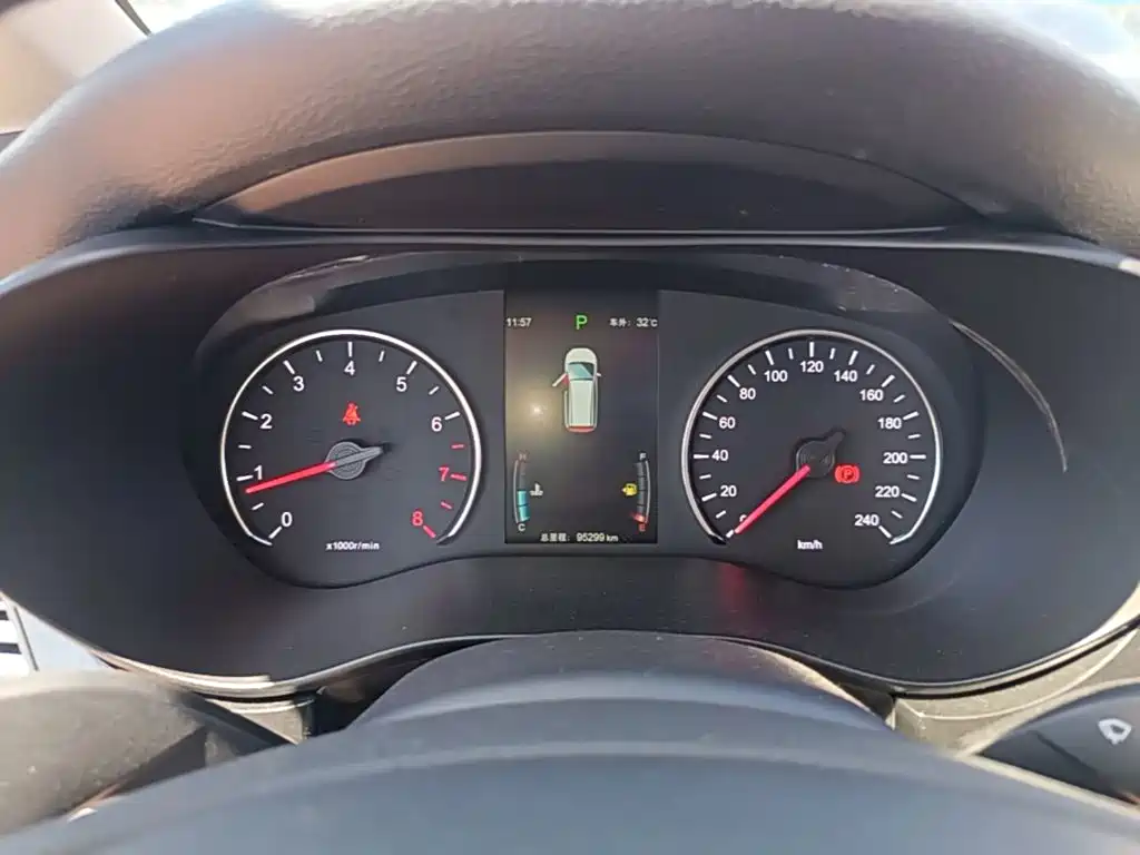 BYD MAX — миниатюра 12