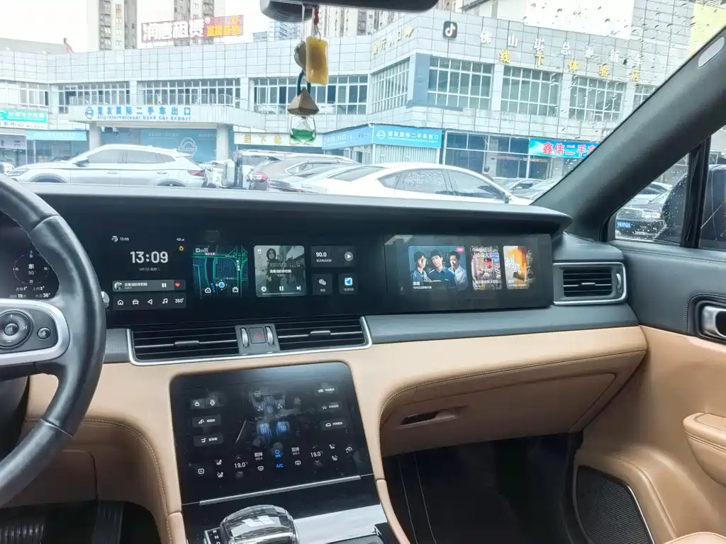 Li Auto Li ONE — миниатюра 10