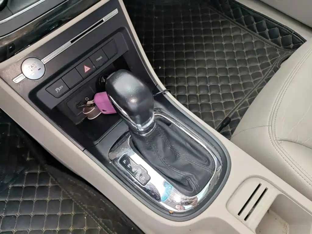 Roewe 360 — миниатюра 14
