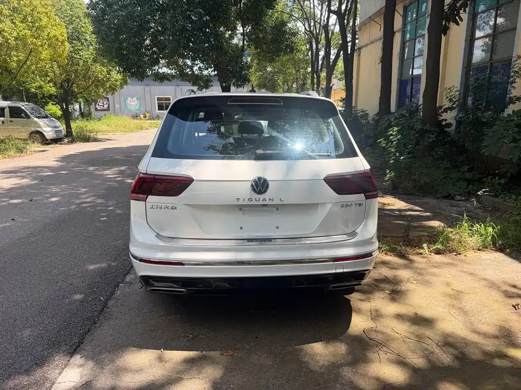 Volkswagen Tiguan L — миниатюра 7