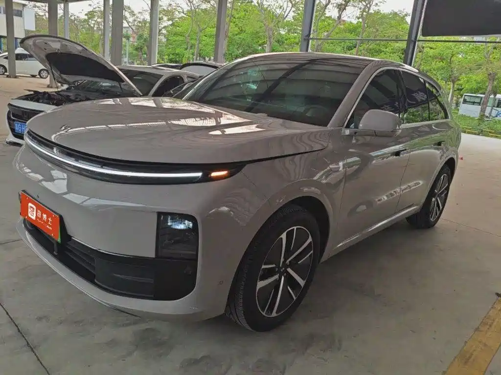 Li Auto Li L6 2025