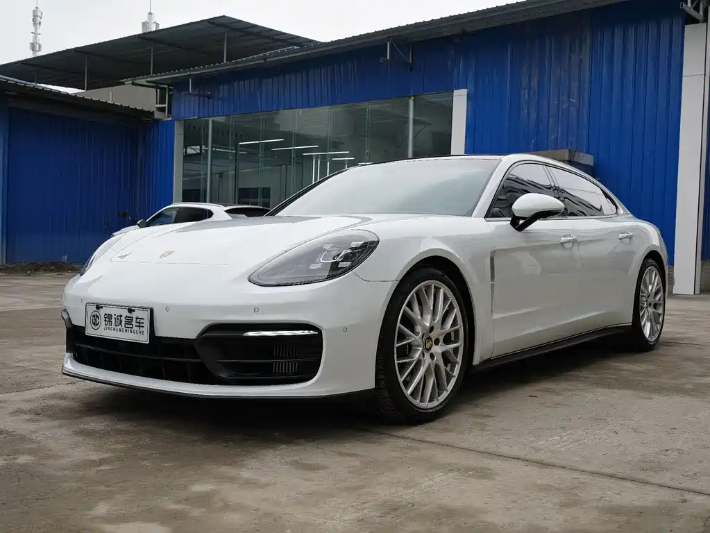 Porsche Panamera 2023