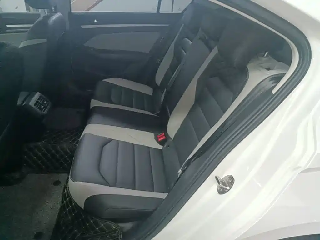 Volkswagen Bora — миниатюра 17