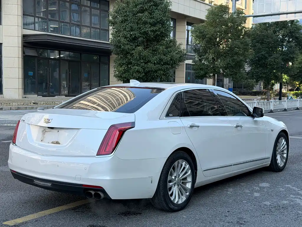 CADILLAC CT6