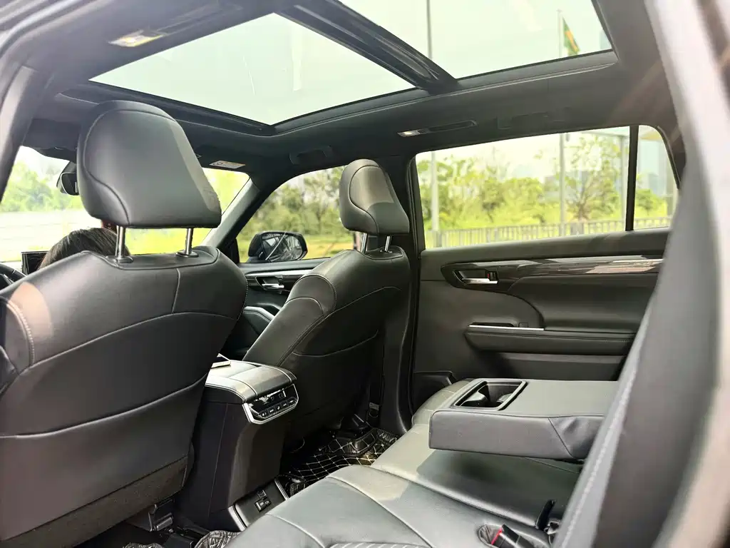Toyota Crown Kluger — миниатюра 16