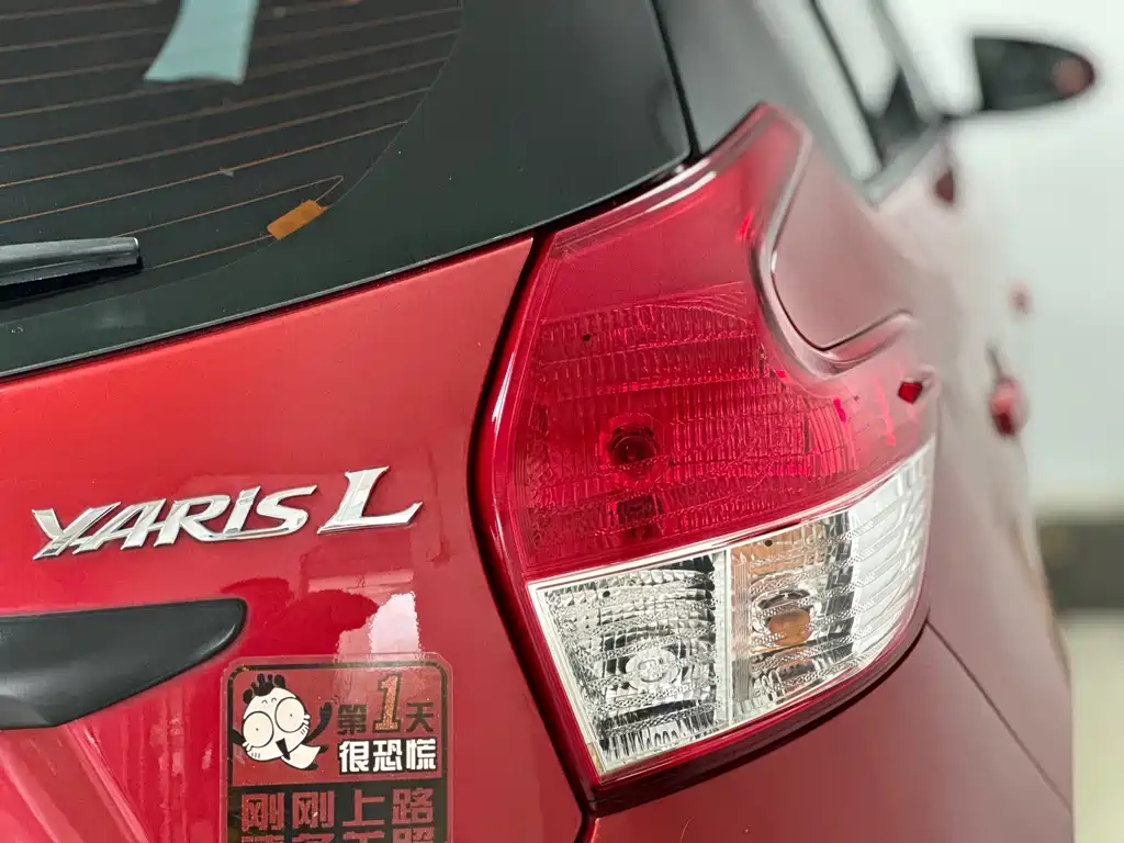 Toyota Yaris L — миниатюра 9