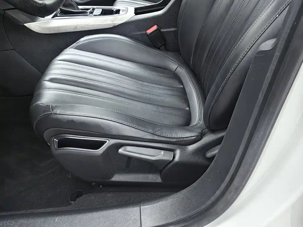 Peugeot 408 — миниатюра 20