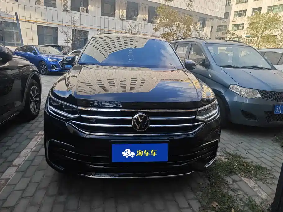 Volkswagen Tiguan L — миниатюра 2