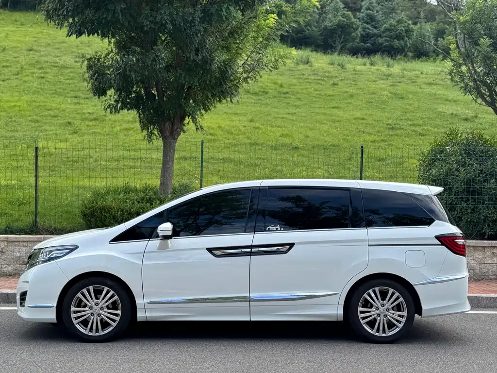 Honda Elysion — миниатюра 4