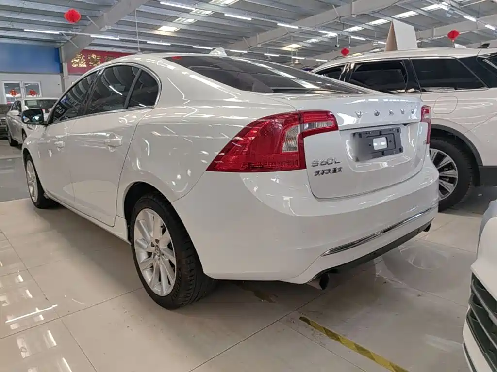 Volvo S60 — миниатюра 5