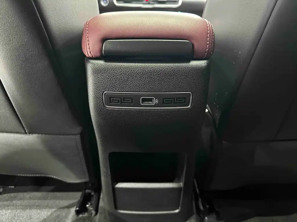 Geely Binyue — миниатюра 15