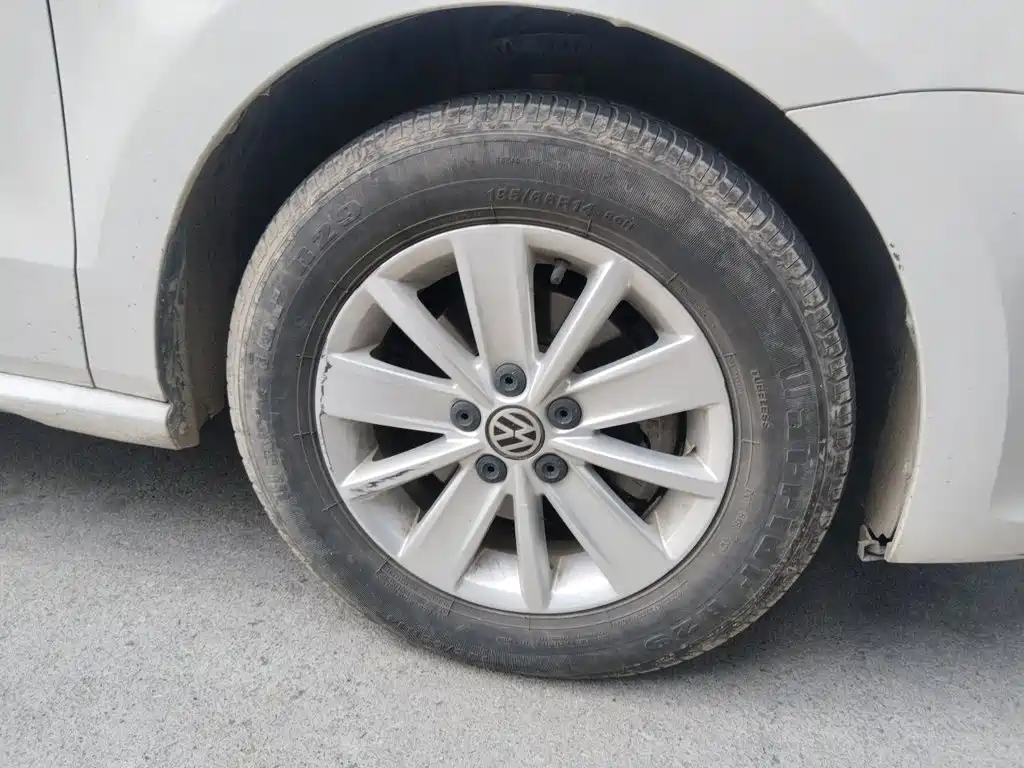 Volkswagen Polo — миниатюра 8