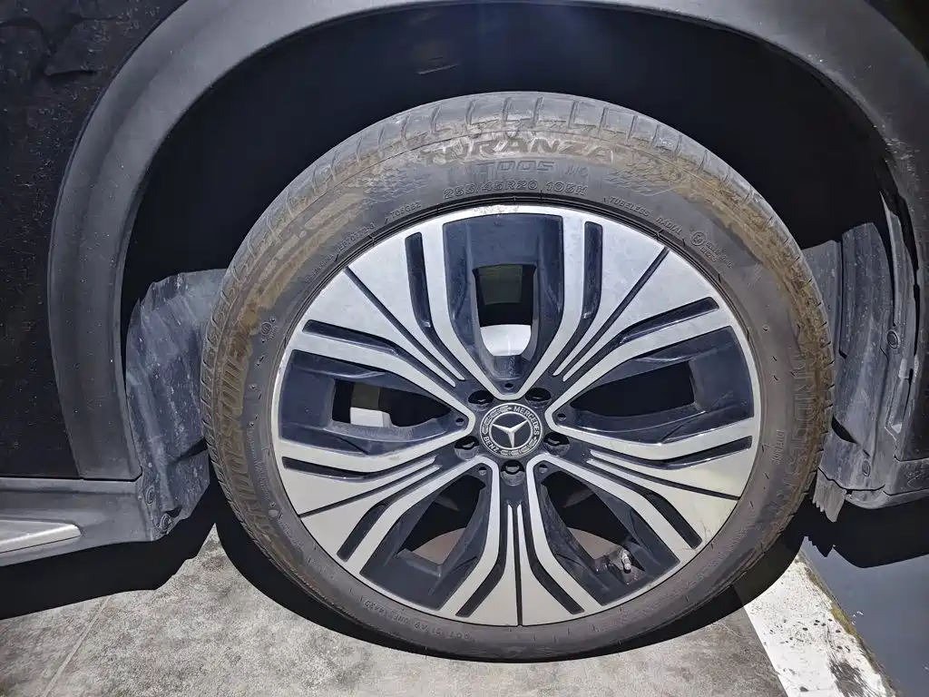 Mercedes-Benz EQE SUV — миниатюра 8