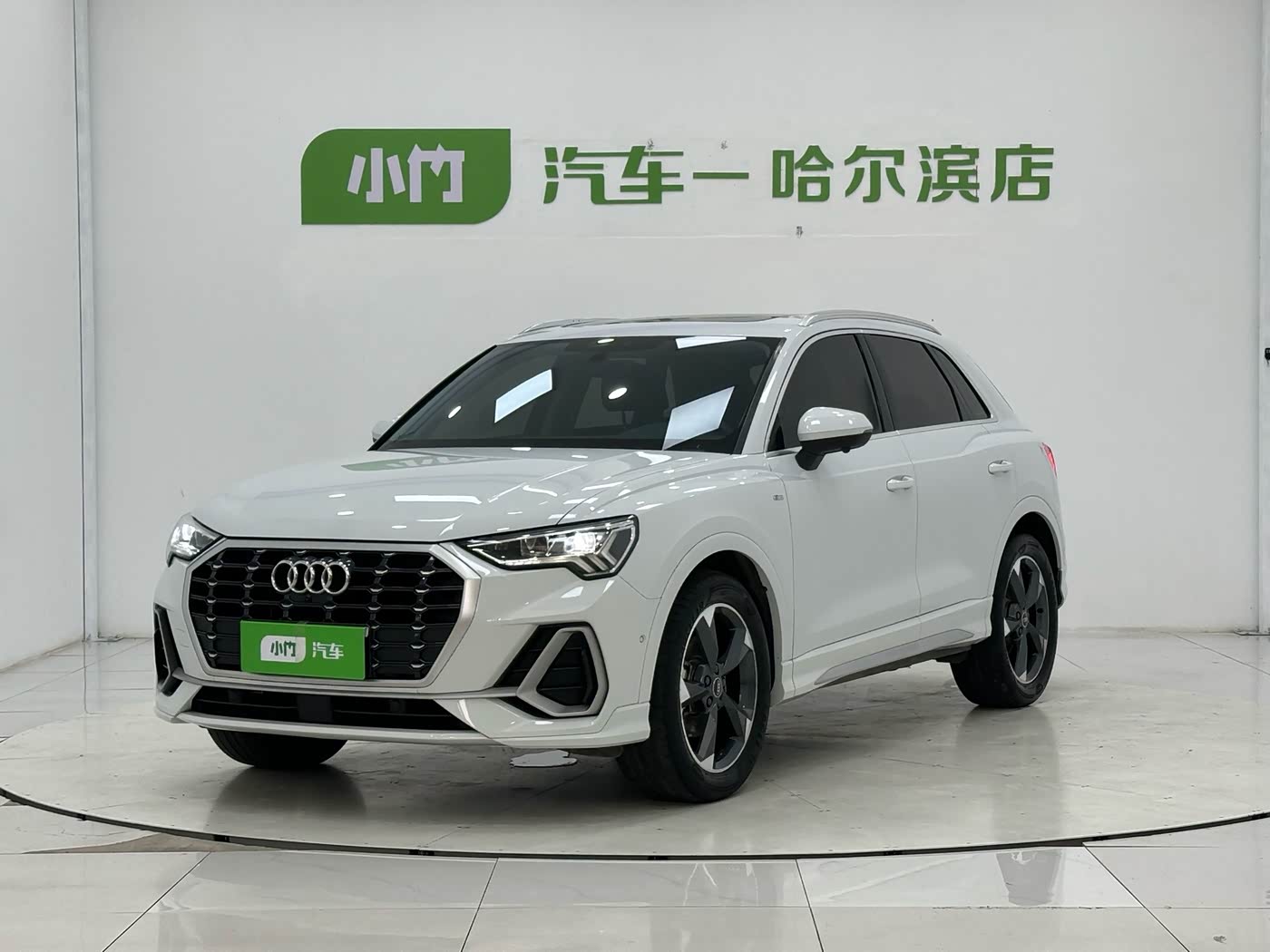 Audi Q3 1.4 л 2022 г. Белый, пробег 34000 км