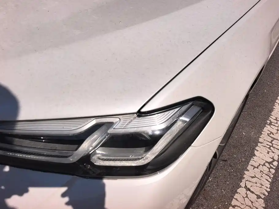 BMW 5 Series — миниатюра 5