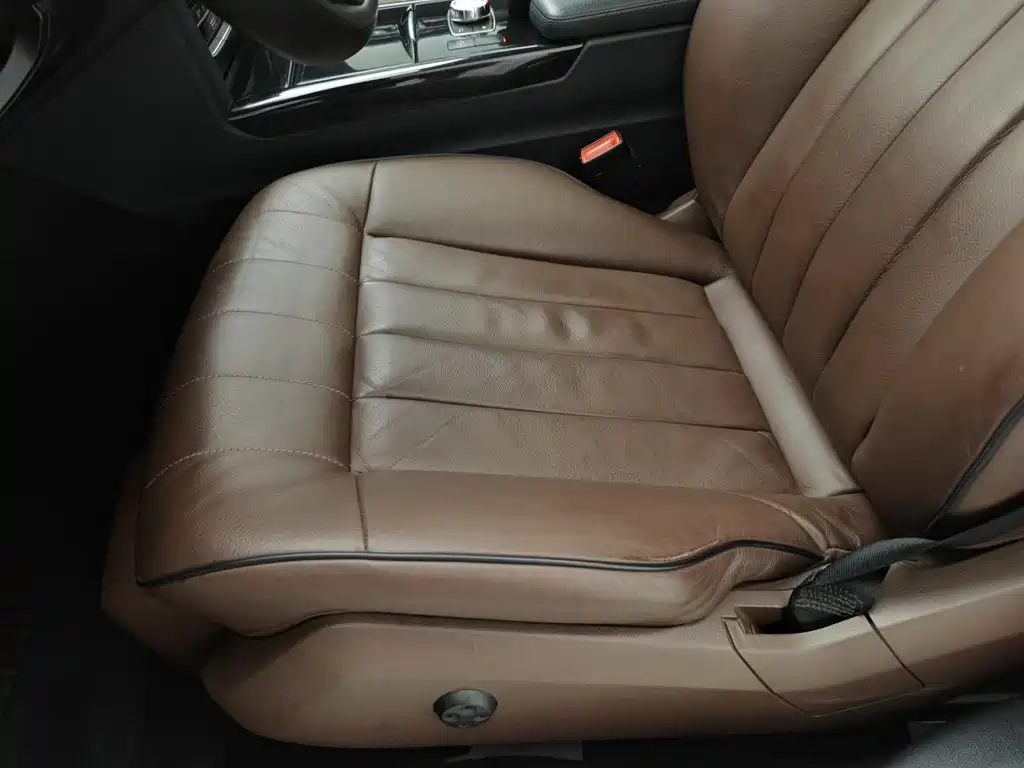 Mercedes-Benz E-Class — миниатюра 20