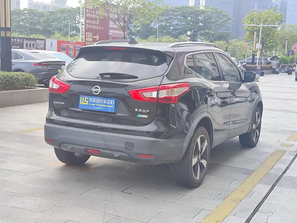 Nissan Qashqai — миниатюра 5