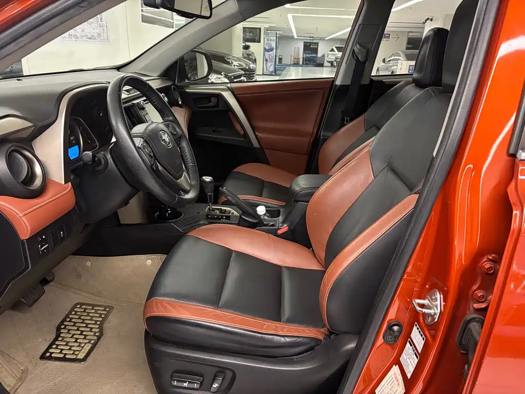 Toyota RAV4 — миниатюра 7