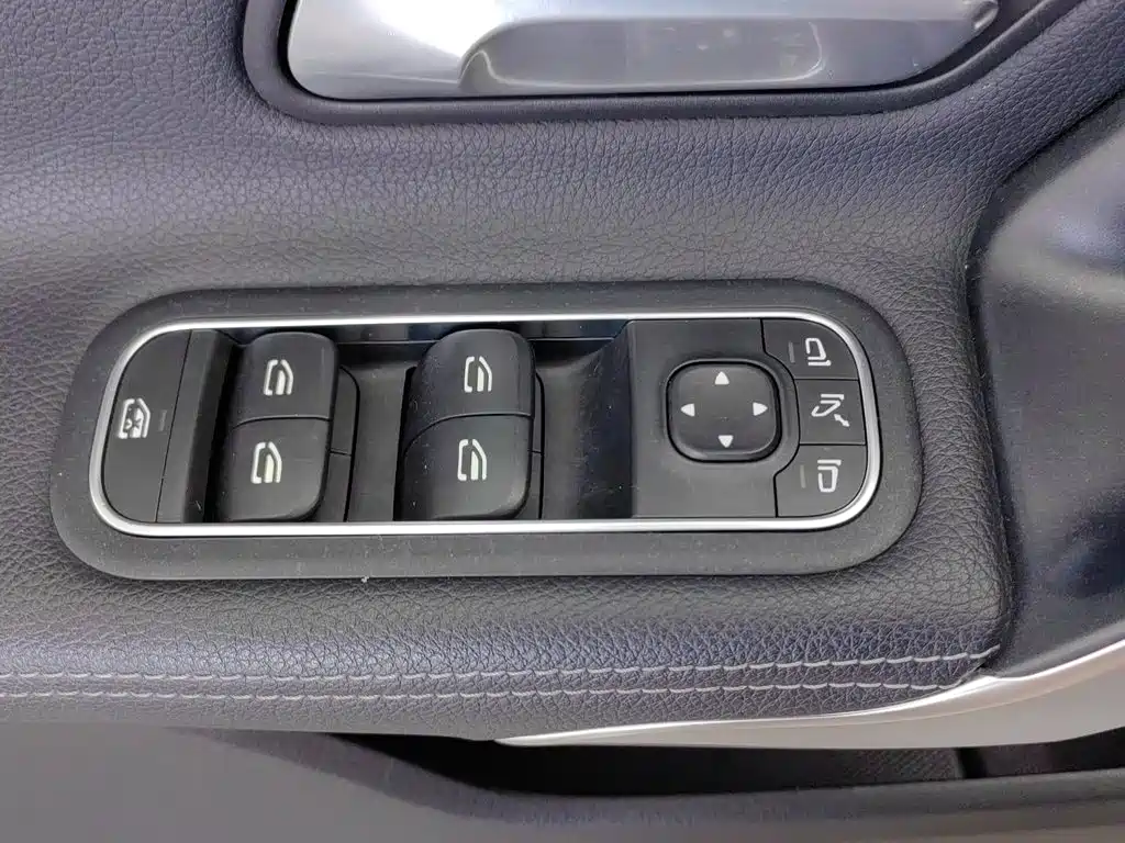 Mercedes-Benz A-Class — миниатюра 7