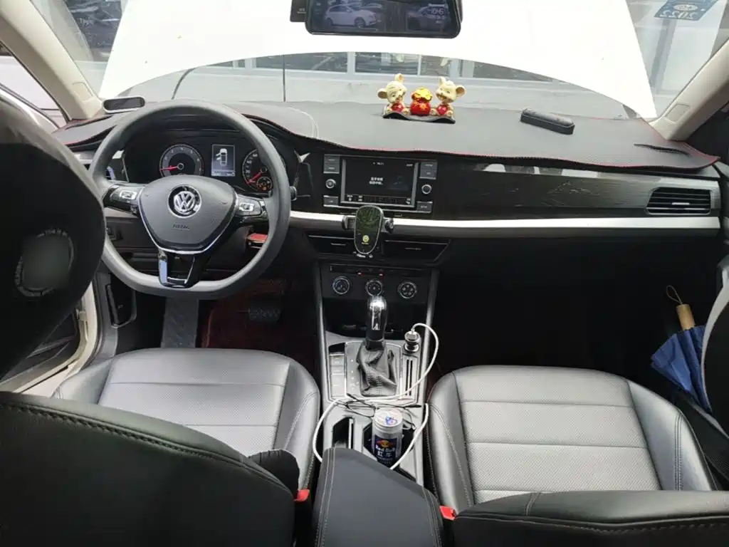 Volkswagen Lavida — миниатюра 5