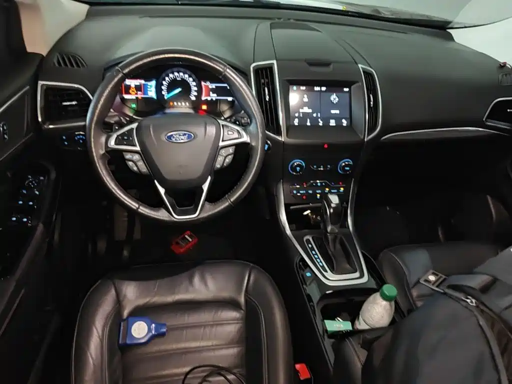 Ford Edge — миниатюра 10
