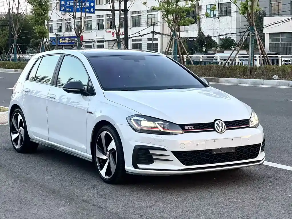 Volkswagen Golf GTI — миниатюра 3